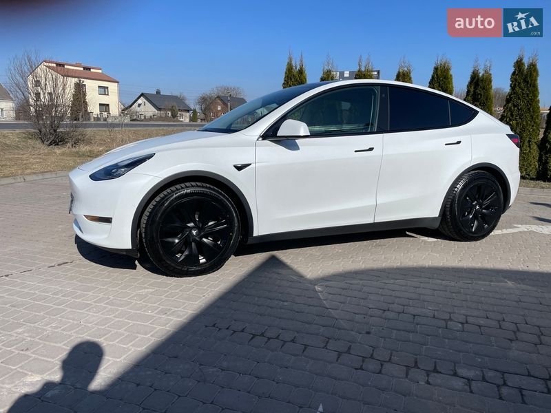 Позашляховик / Кросовер Tesla Model Y 2021 в Львові
