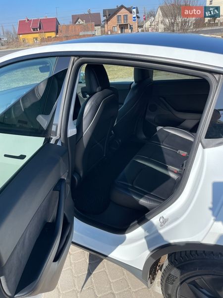 Позашляховик / Кросовер Tesla Model Y 2021 в Львові