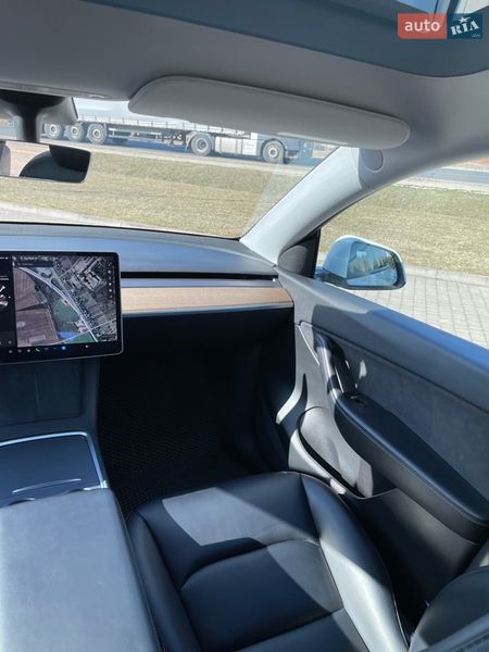 Позашляховик / Кросовер Tesla Model Y 2021 в Львові