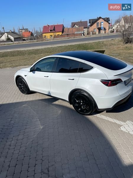 Позашляховик / Кросовер Tesla Model Y 2021 в Львові