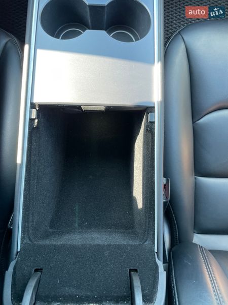 Позашляховик / Кросовер Tesla Model Y 2021 в Львові