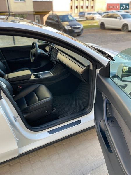 Позашляховик / Кросовер Tesla Model Y 2021 в Львові