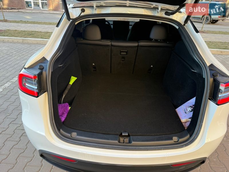 Позашляховик / Кросовер Tesla Model Y 2024 в Києві фото 11 Позашляховик / Кросовер Tesla Model Y 2024 в Києві