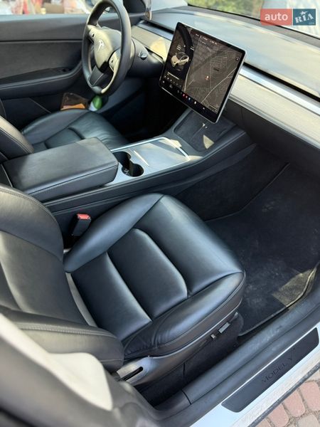Внедорожник / Кроссовер Tesla Model Y 2021 в Львове