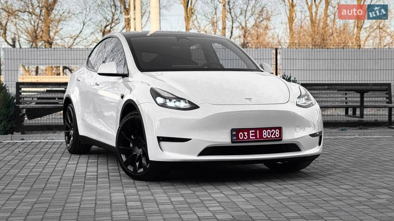 Внедорожник / Кроссовер Tesla Model Y 2023 в Ровно