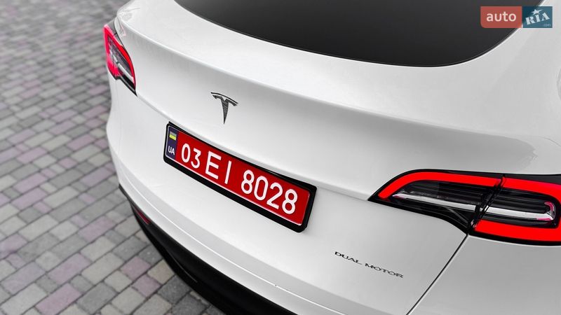 Внедорожник / Кроссовер Tesla Model Y 2023 в Ровно