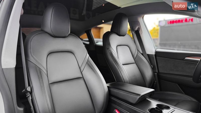 Внедорожник / Кроссовер Tesla Model Y 2023 в Ровно