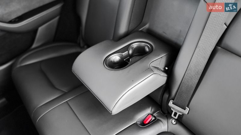 Внедорожник / Кроссовер Tesla Model Y 2023 в Ровно