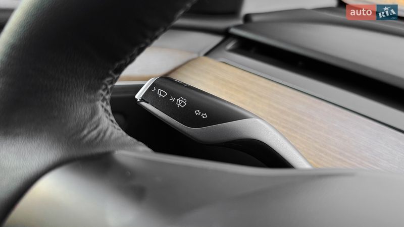 Внедорожник / Кроссовер Tesla Model Y 2023 в Ровно