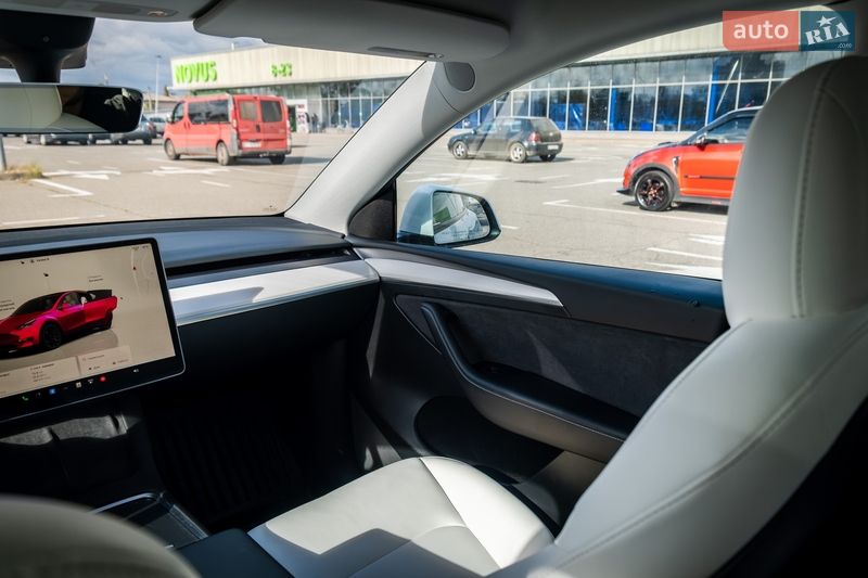 Позашляховик / Кросовер Tesla Model Y 2022 в Києві