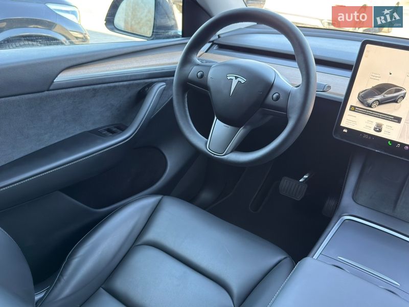 Внедорожник / Кроссовер Tesla Model Y 2024 в Черновцах