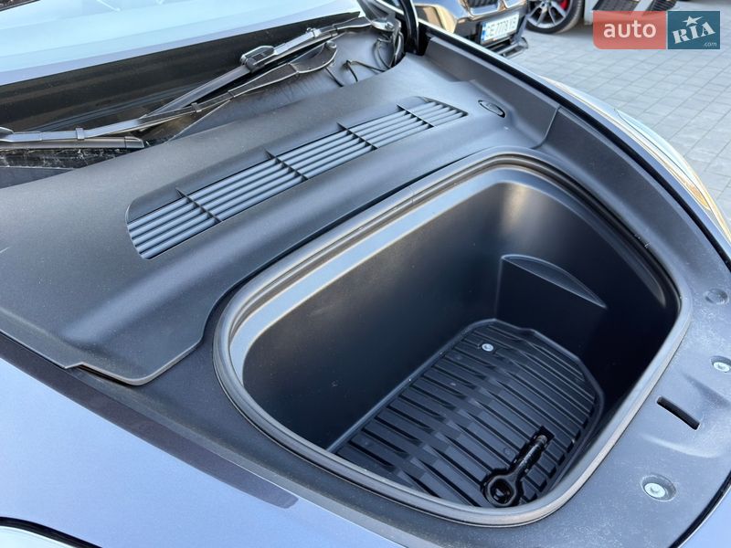 Внедорожник / Кроссовер Tesla Model Y 2024 в Черновцах