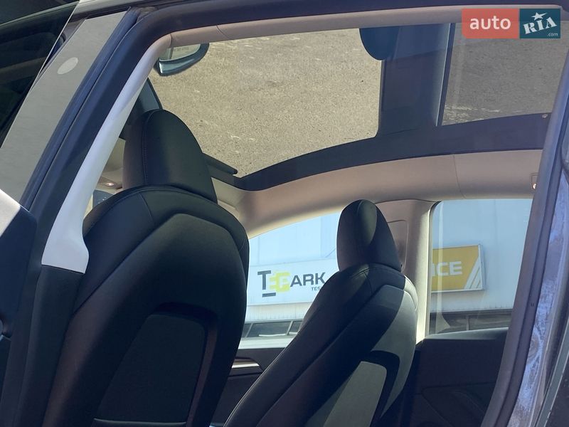 Позашляховик / Кросовер Tesla Model Y 2024 в Києві