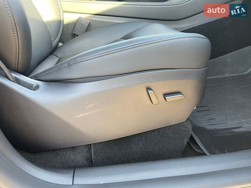 Внедорожник / Кроссовер Tesla Model Y 2024 в Стрые