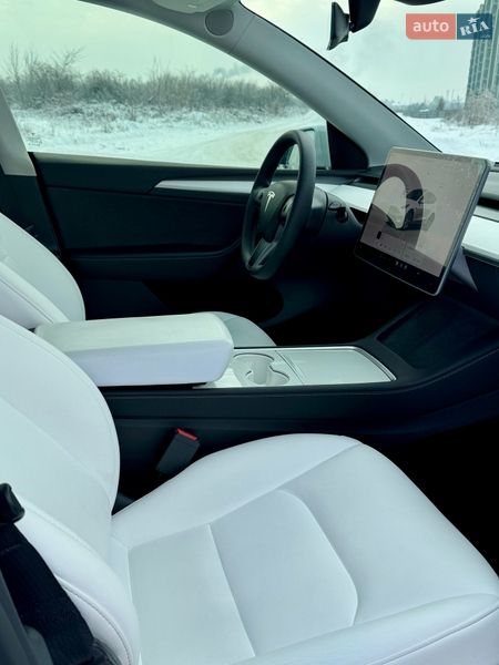 Внедорожник / Кроссовер Tesla Model Y 2022 в Киеве