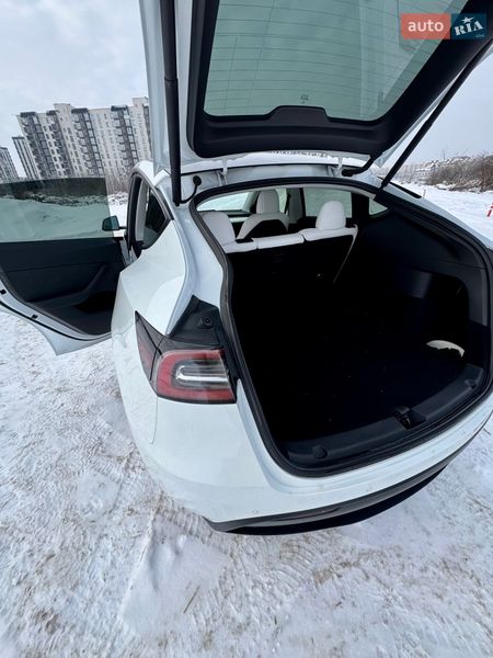 Внедорожник / Кроссовер Tesla Model Y 2022 в Киеве