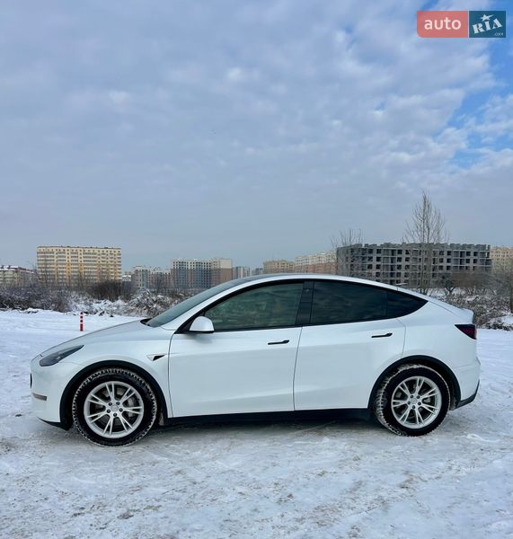 Внедорожник / Кроссовер Tesla Model Y 2022 в Киеве