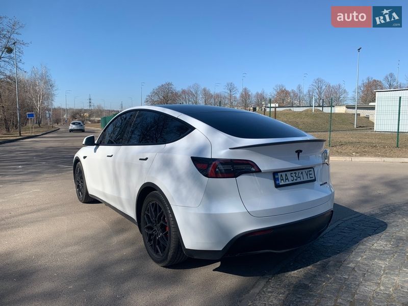 Позашляховик / Кросовер Tesla Model Y 2023 в Києві