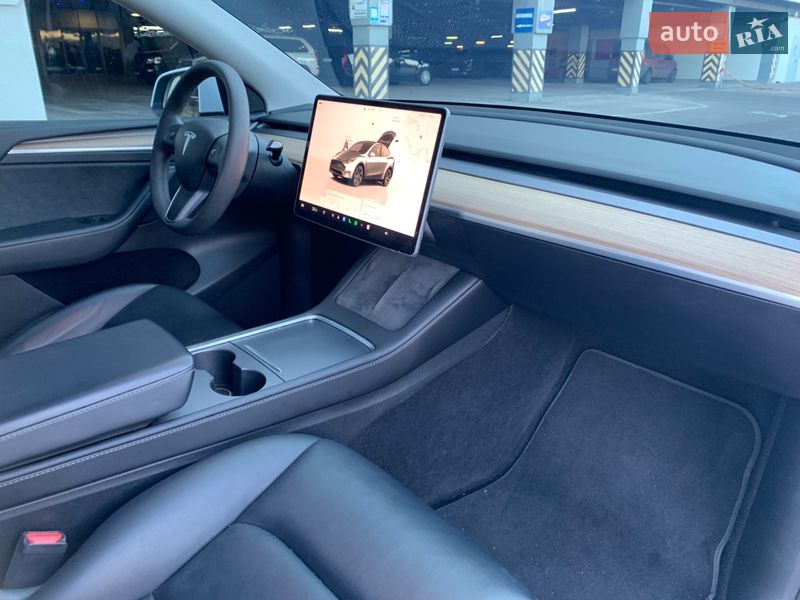 Позашляховик / Кросовер Tesla Model Y 2023 в Києві