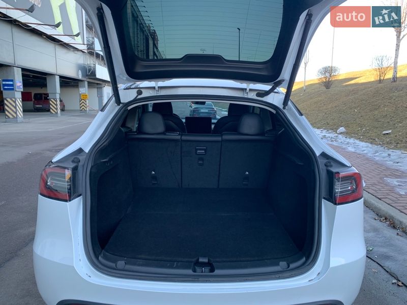 Позашляховик / Кросовер Tesla Model Y 2023 в Києві
