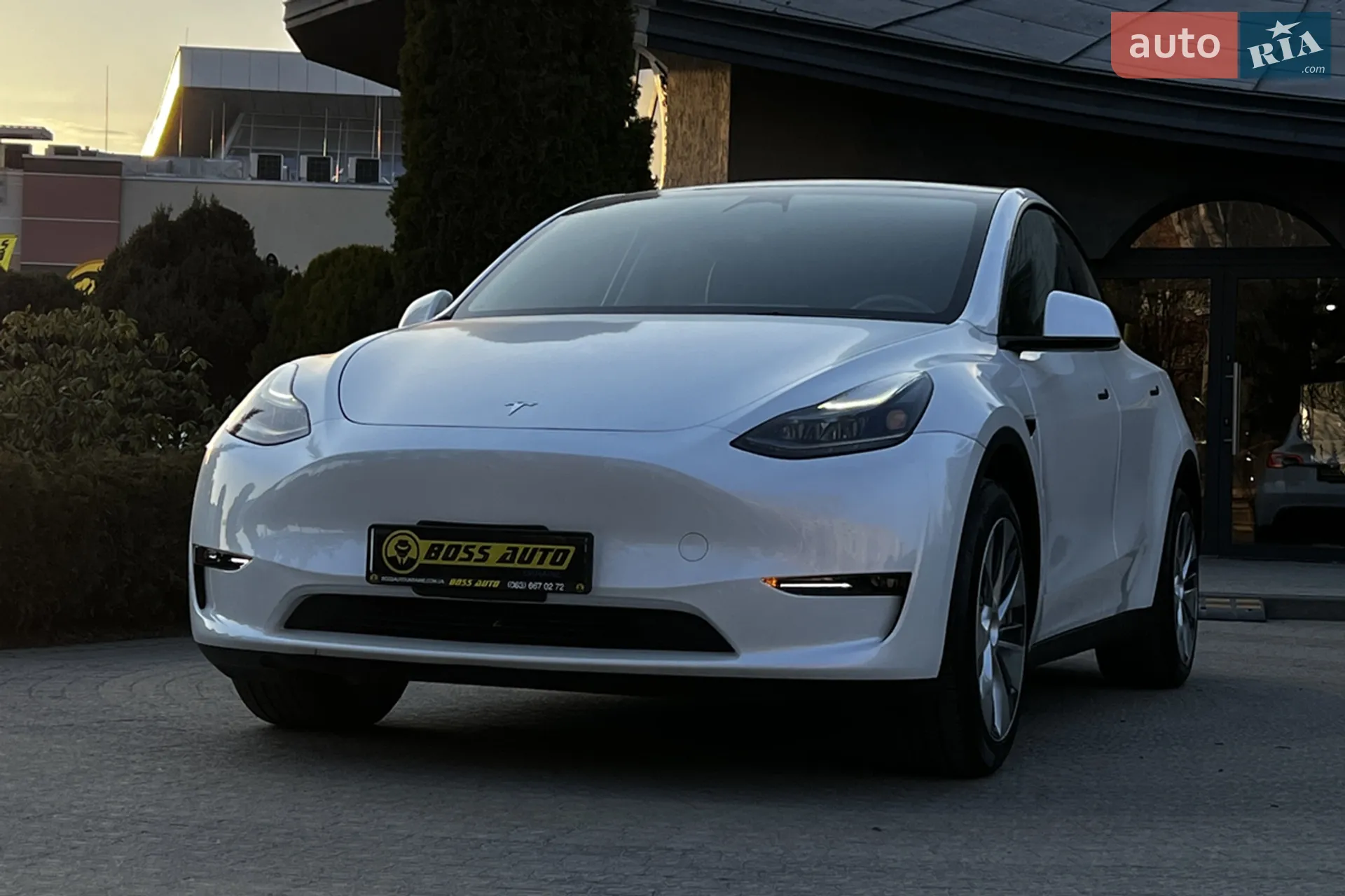 2023 Tesla Model Y - мініатюра 3