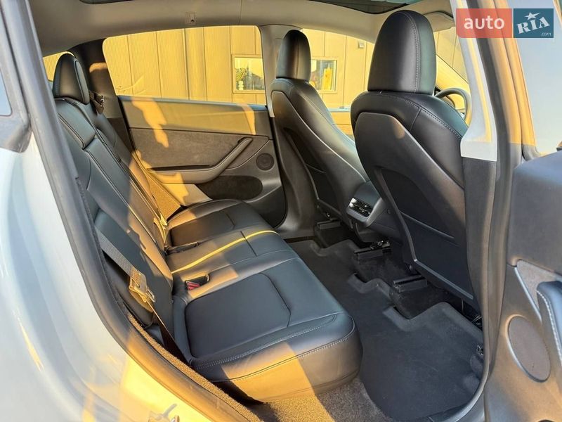 Внедорожник / Кроссовер Tesla Model Y 2023 в Киеве фото 35 Внедорожник / Кроссовер Tesla Model Y 2023 в Киеве