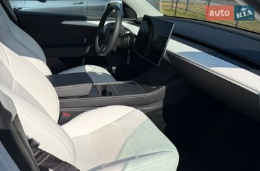 Внедорожник / Кроссовер Tesla Model Y 2024 в Ужгороде