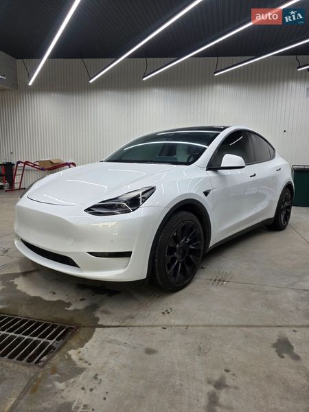 Внедорожник / Кроссовер Tesla Model Y 2021 в Киеве