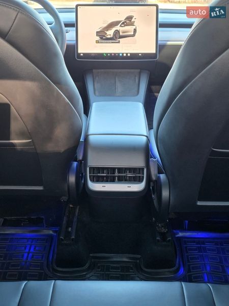 Внедорожник / Кроссовер Tesla Model Y 2023 в Днепре