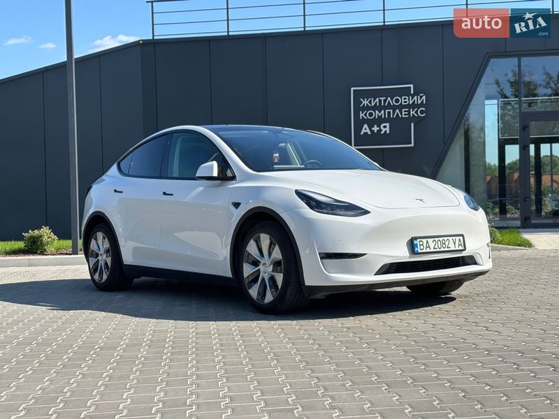 Tesla Model Y 2021