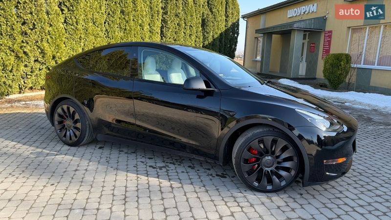 Позашляховик / Кросовер Tesla Model Y 2024 в Тернополі