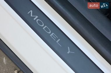 Внедорожник / Кроссовер Tesla Model Y 2023 в Днепре