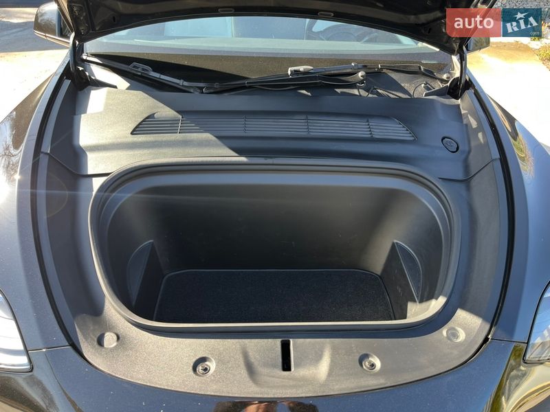 Внедорожник / Кроссовер Tesla Model Y 2022 в Киеве