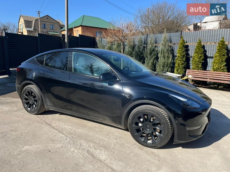 Внедорожник / Кроссовер Tesla Model Y 2022 в Киеве