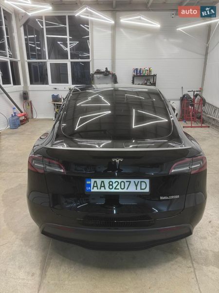 Внедорожник / Кроссовер Tesla Model Y 2024 в Киеве