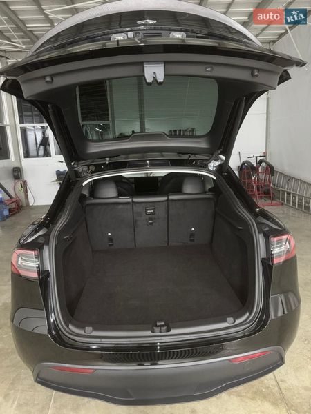 Внедорожник / Кроссовер Tesla Model Y 2024 в Киеве