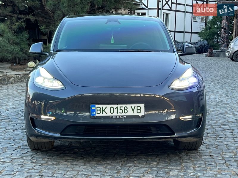Внедорожник / Кроссовер Tesla Model Y 2023 в Ровно