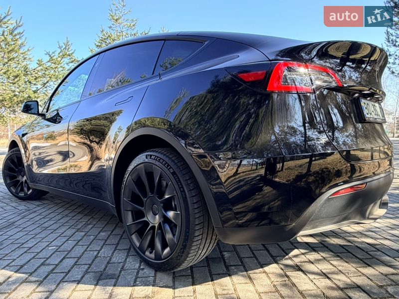 Внедорожник / Кроссовер Tesla Model Y 2024 в Дрогобыче