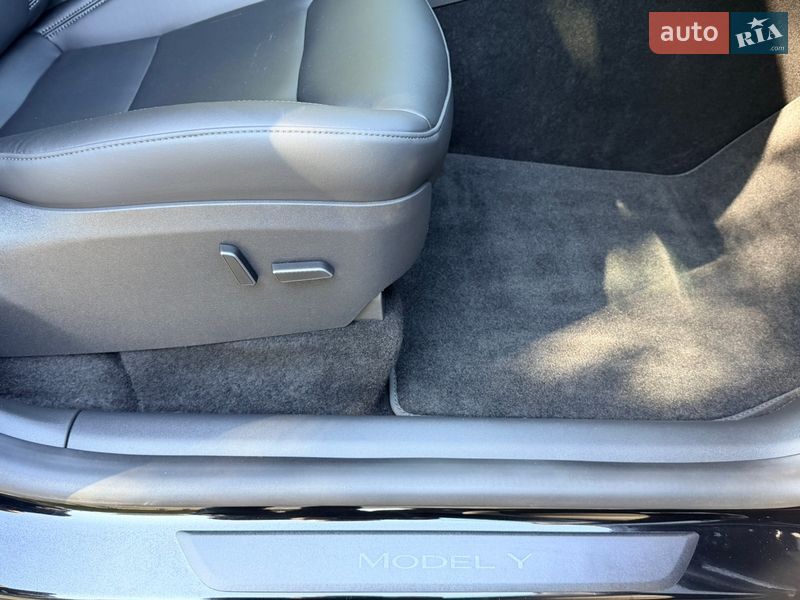 Внедорожник / Кроссовер Tesla Model Y 2024 в Дрогобыче