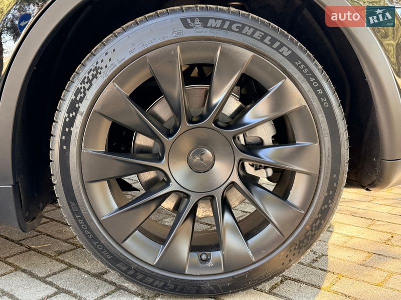 Внедорожник / Кроссовер Tesla Model Y 2024 в Дрогобыче