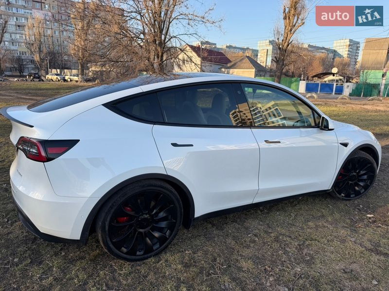 Внедорожник / Кроссовер Tesla Model Y 2022 в Днепре