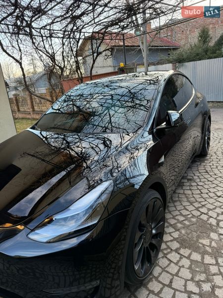 Внедорожник / Кроссовер Tesla Model Y 2024 в Дрогобыче