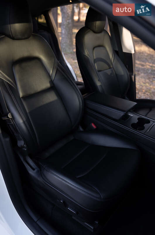 Позашляховик / Кросовер Tesla Model Y 2021 в Києві