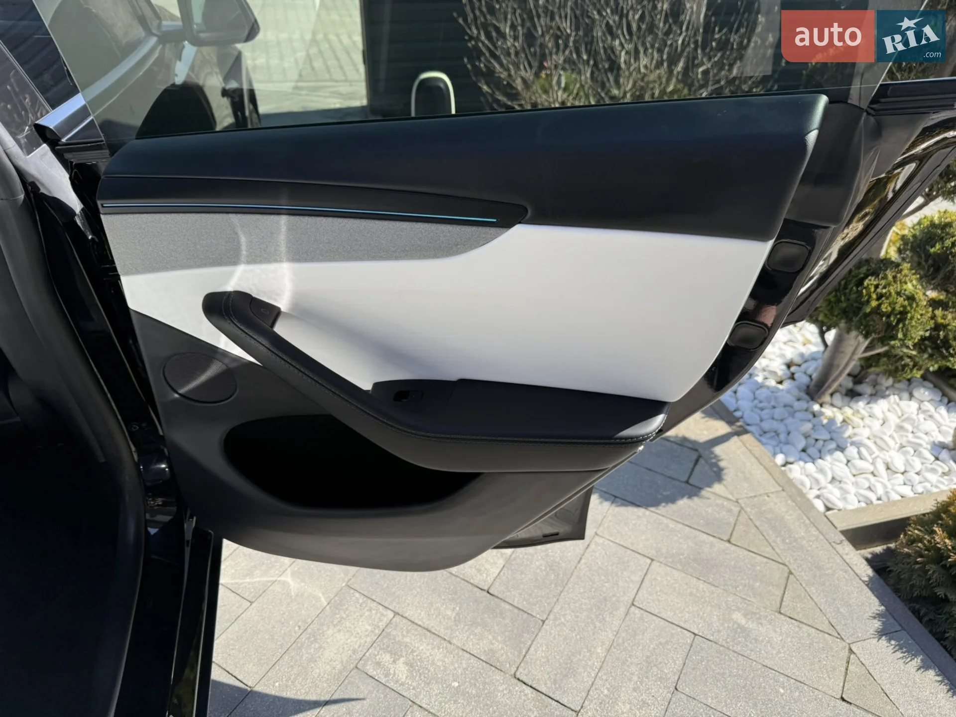 2025 Tesla Model Y - мініатюра 19