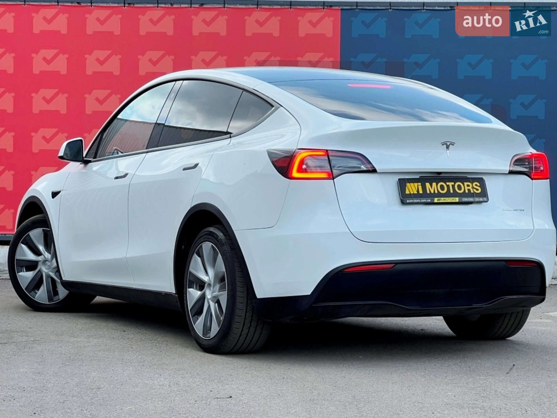 2023 Tesla Model Y - мініатюра 3
