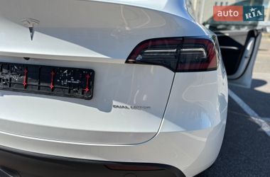 Внедорожник / Кроссовер Tesla Model Y 2023 в Киеве
