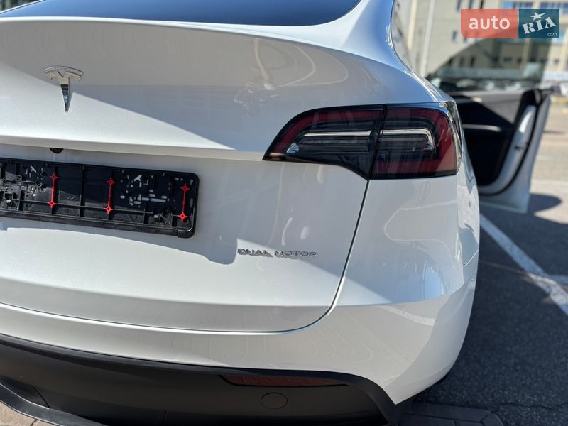 Внедорожник / Кроссовер Tesla Model Y 2023 в Киеве