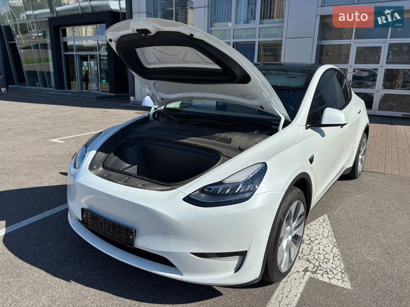 Внедорожник / Кроссовер Tesla Model Y 2023 в Киеве