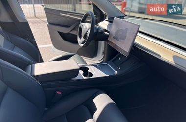 Внедорожник / Кроссовер Tesla Model Y 2023 в Киеве