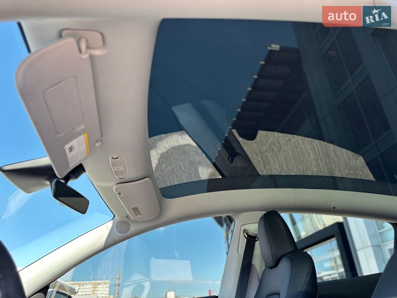 Внедорожник / Кроссовер Tesla Model Y 2023 в Киеве